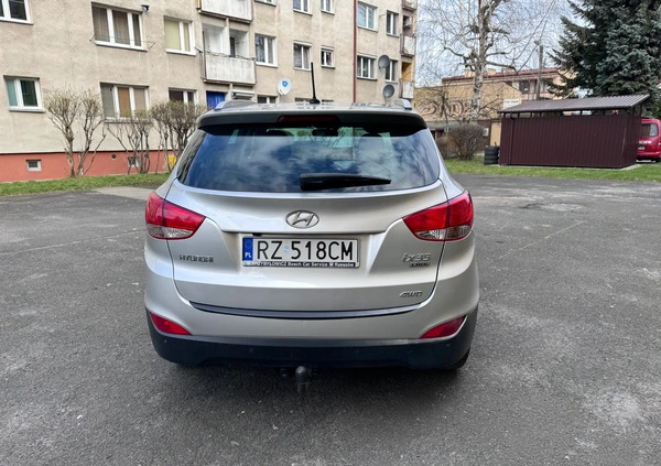 Hyundai ix35 cena 37900 przebieg: 208975, rok produkcji 2010 z Rzeszów małe 154